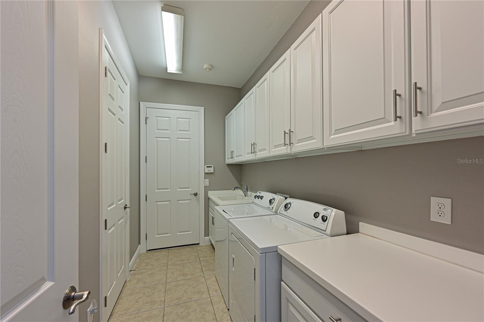 931 MANGROVE EDGE CT