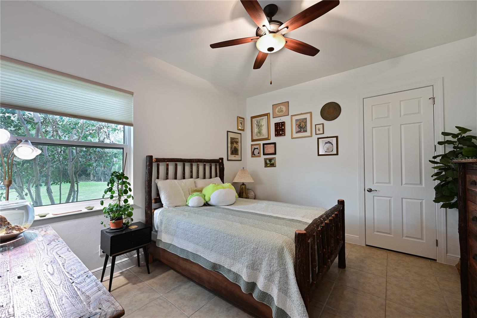 931 MANGROVE EDGE CT