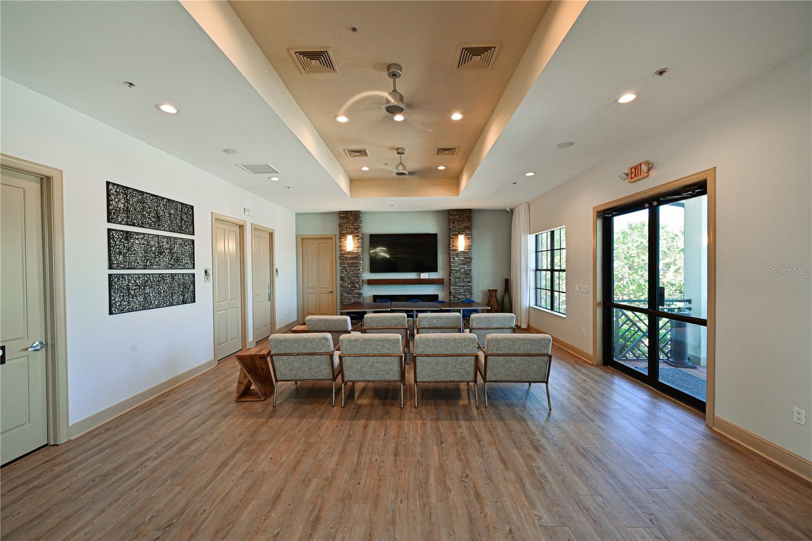 931 MANGROVE EDGE CT