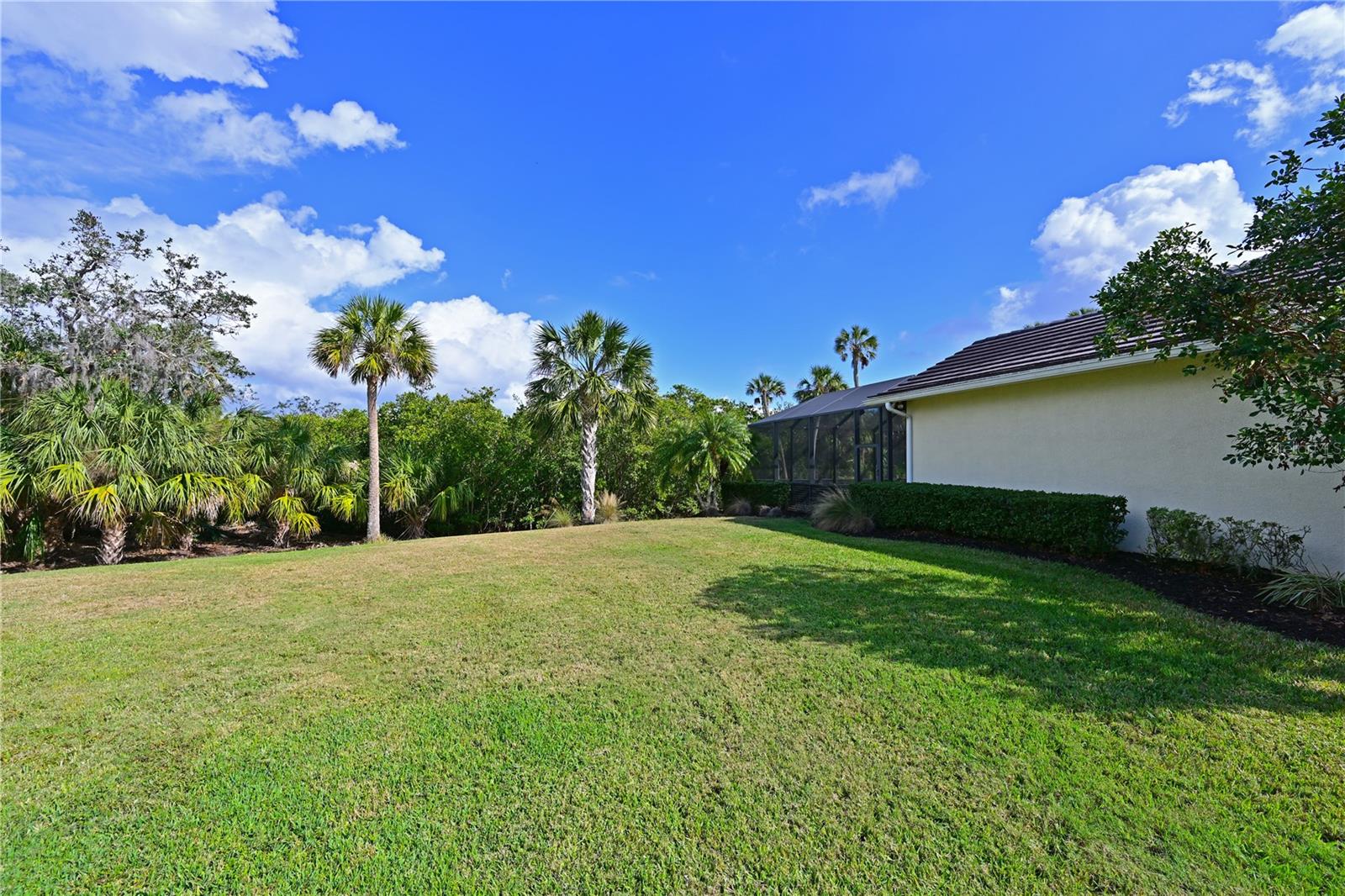931 MANGROVE EDGE CT