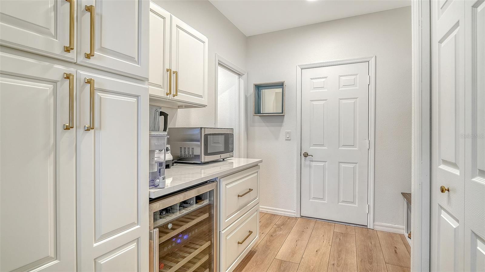 6619 WATERS EDGE WAY