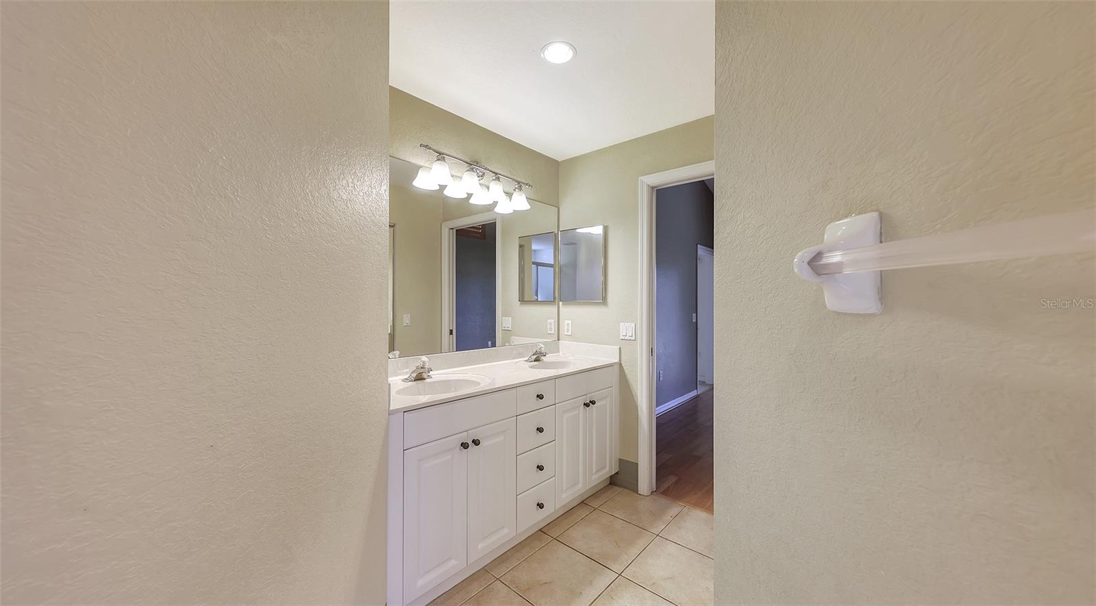 7641 SWEETBAY CIR #7641