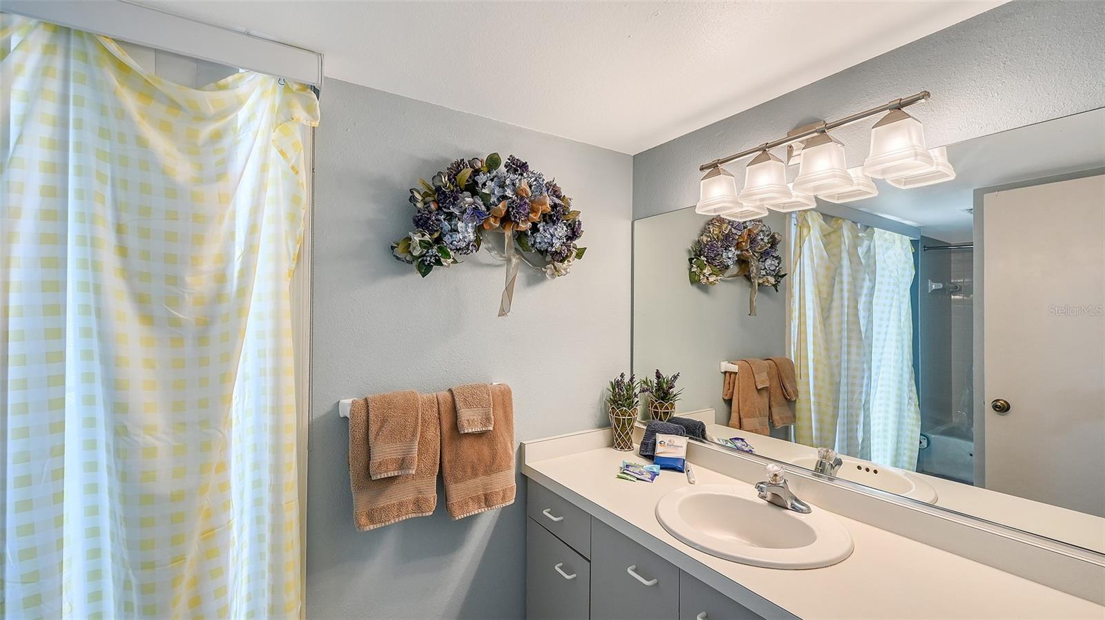 1200 SIESTA BAYSIDE DR #1200G