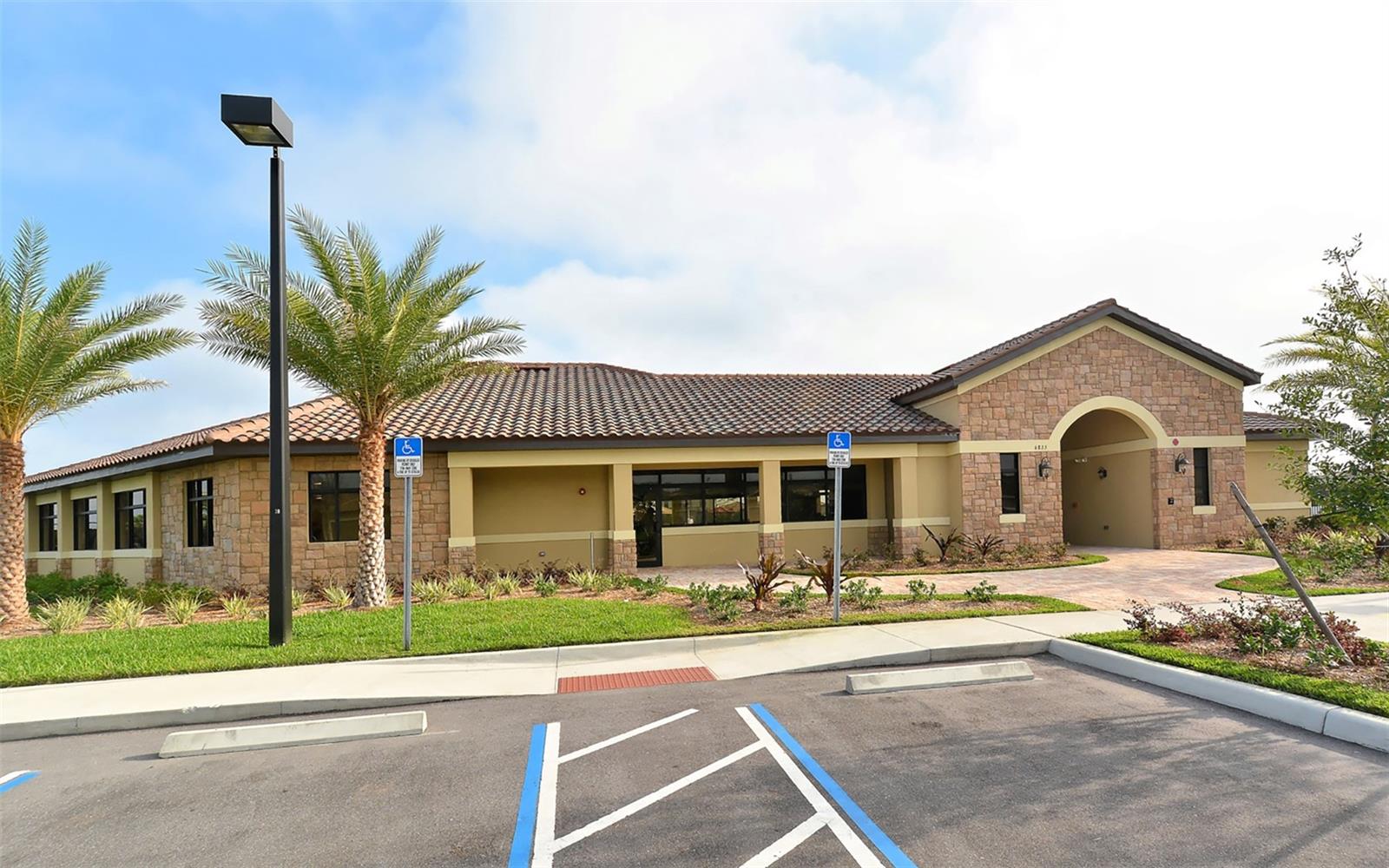 6517 WILLOWSHIRE WAY