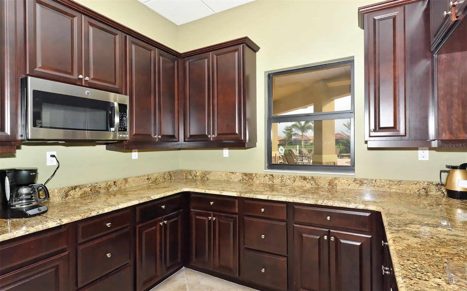 6517 WILLOWSHIRE WAY