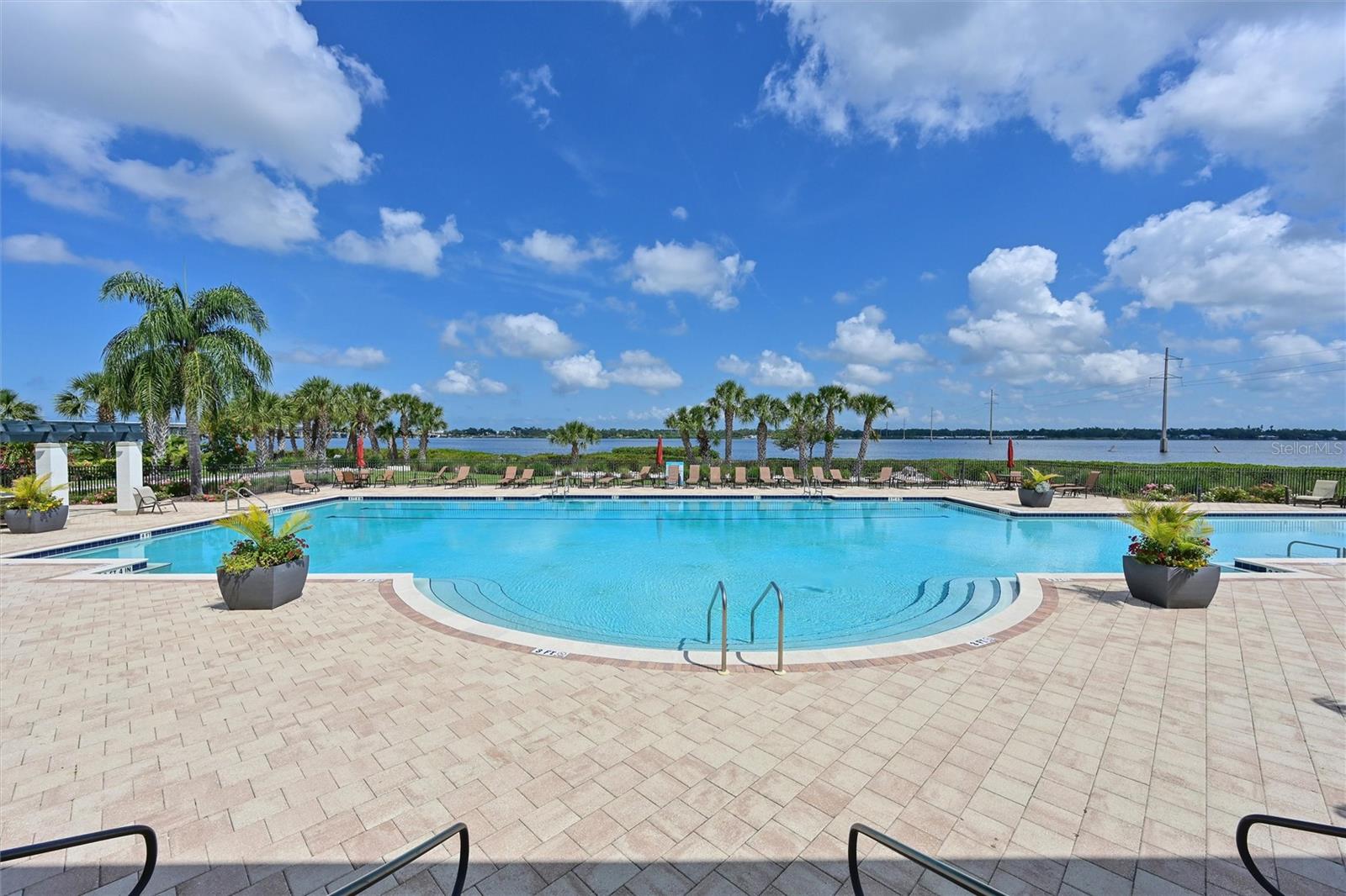 910 TIDEWATER SHORES LOOP #208