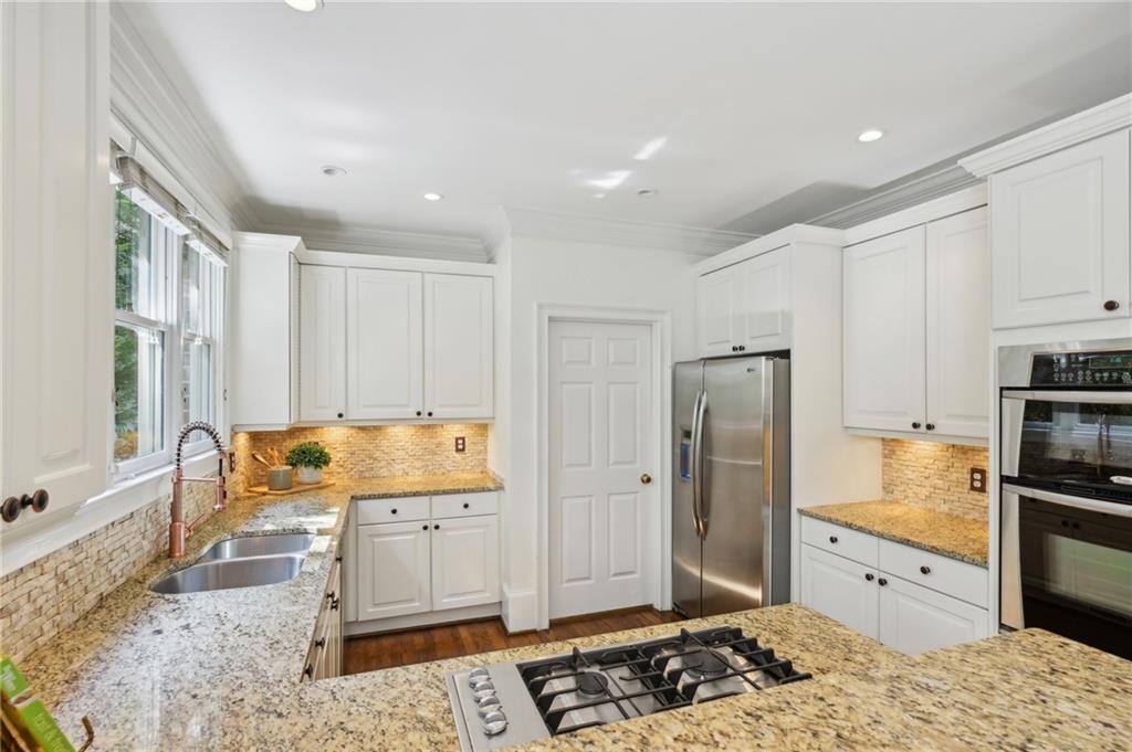 1004 Fairway Estates NE