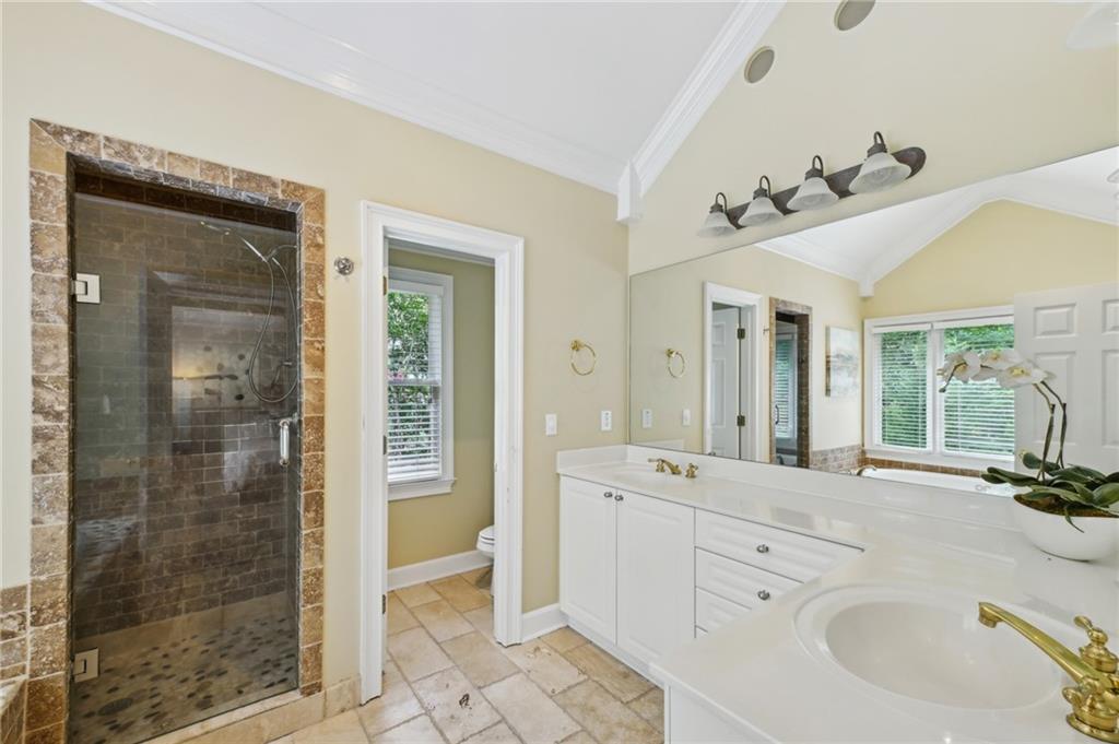 1004 Fairway Estates NE