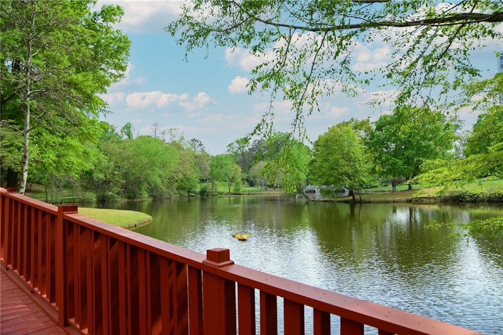 1004 Fairway Estates NE