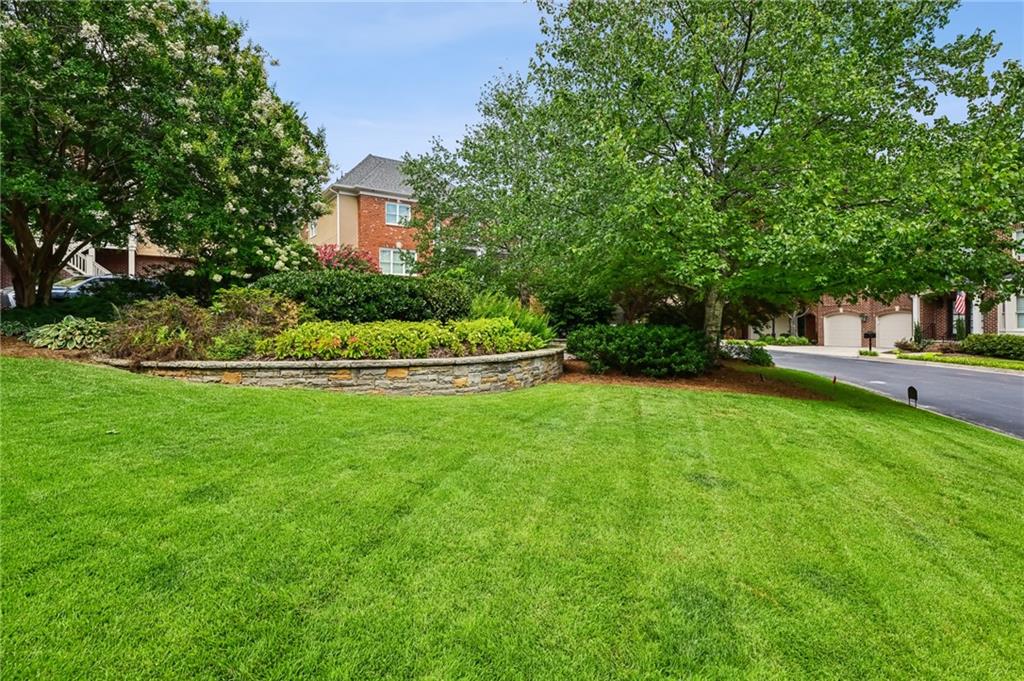 1004 Fairway Estates NE