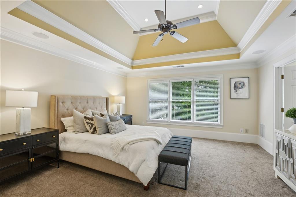 1004 Fairway Estates NE