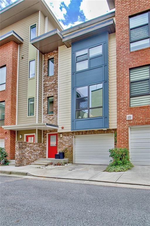 985 Moda Drive