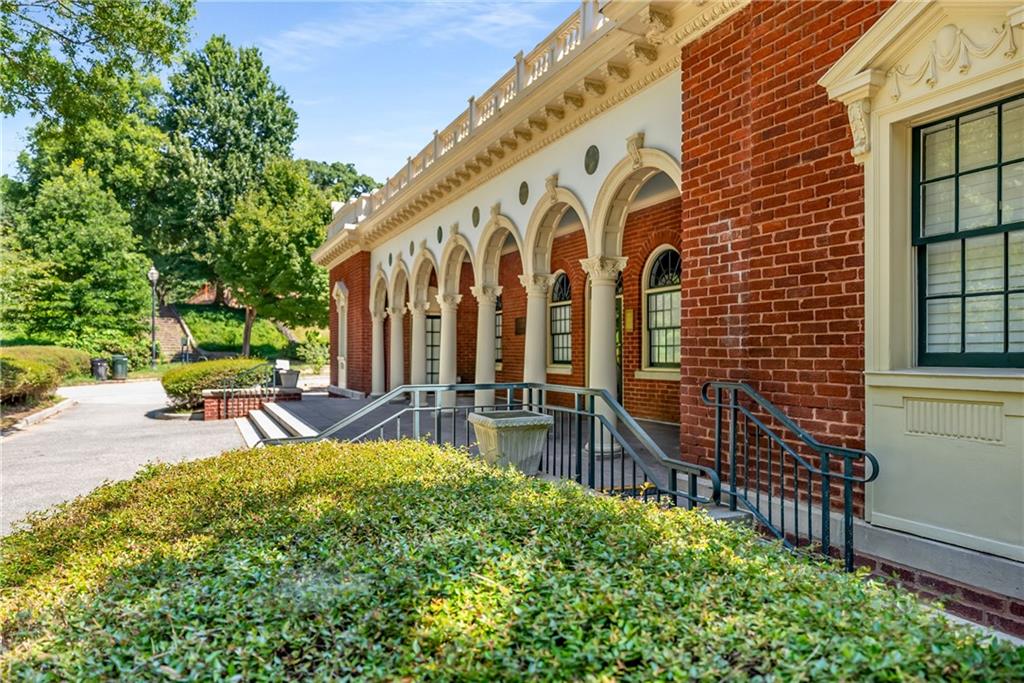 1055 Piedmont Avenue NE Unit 215