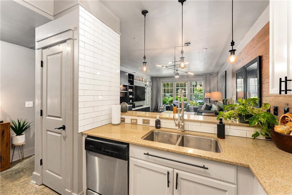 273 12th Street NE Unit 115