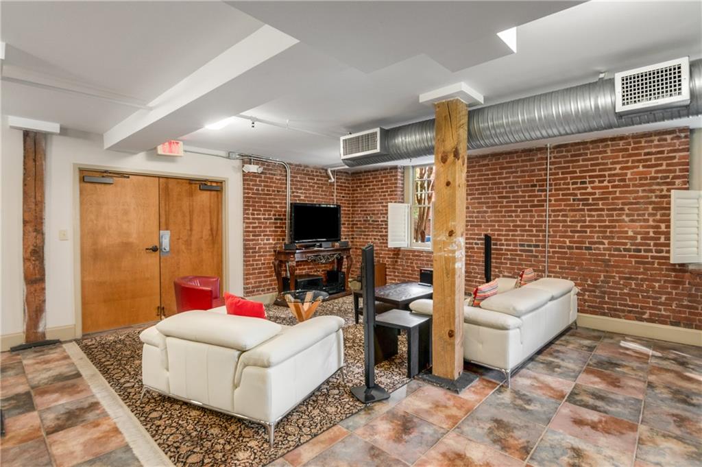273 12th Street NE Unit 115