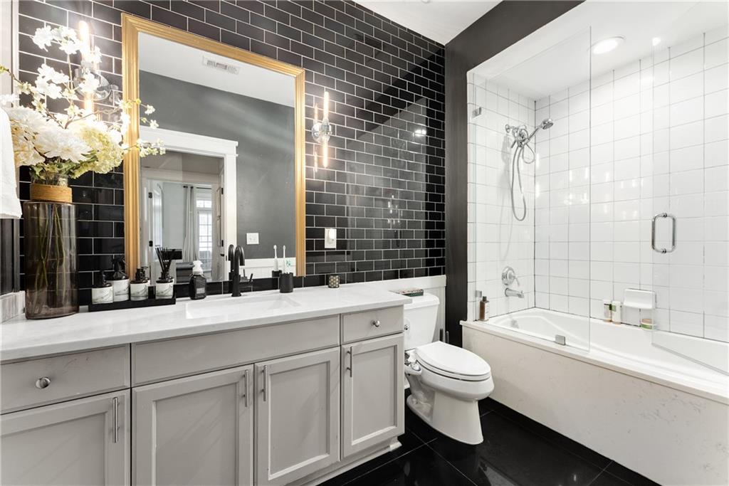 273 12th Street NE Unit 115