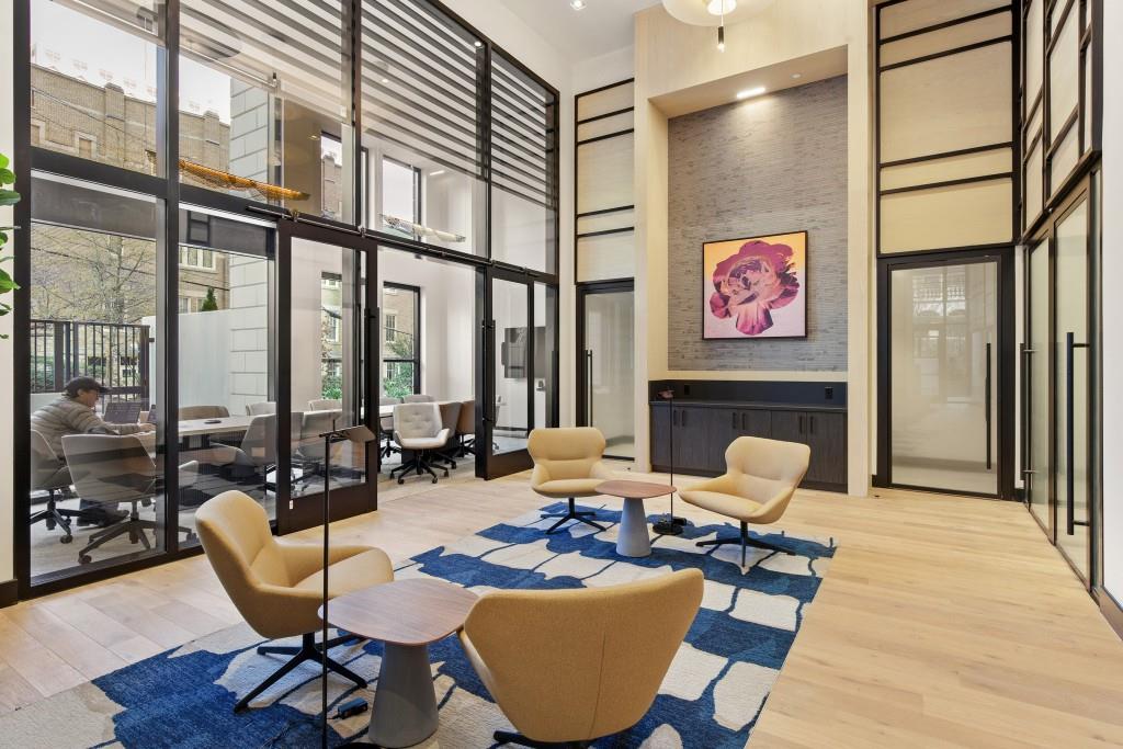 2425 Peachtree Road NE Unit 1006