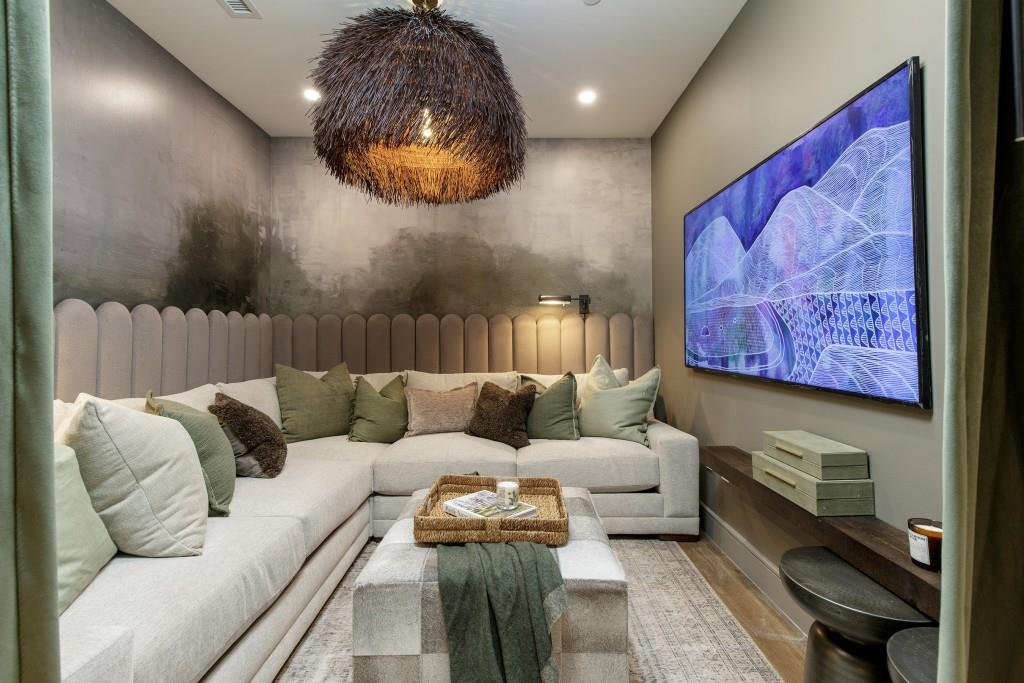 2425 Peachtree Road NE Unit 1006