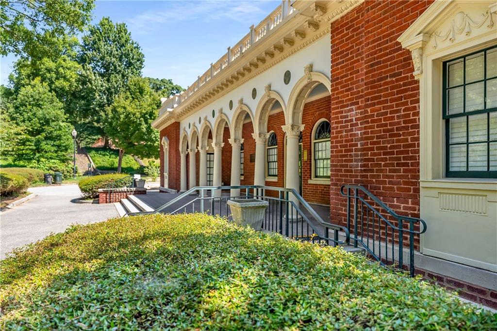 1055 Piedmont Avenue NE Unit 114