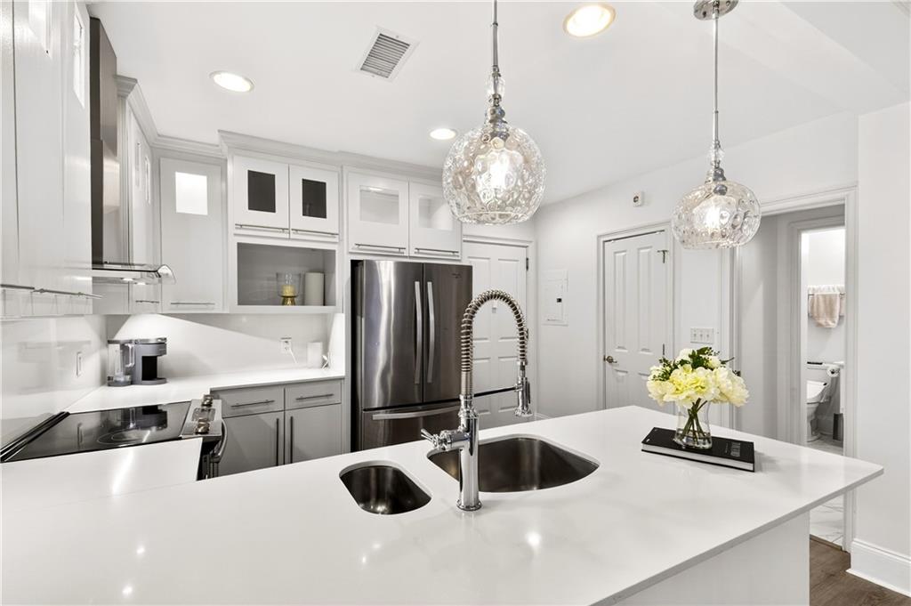2255 Peachtree Road NE Unit 323