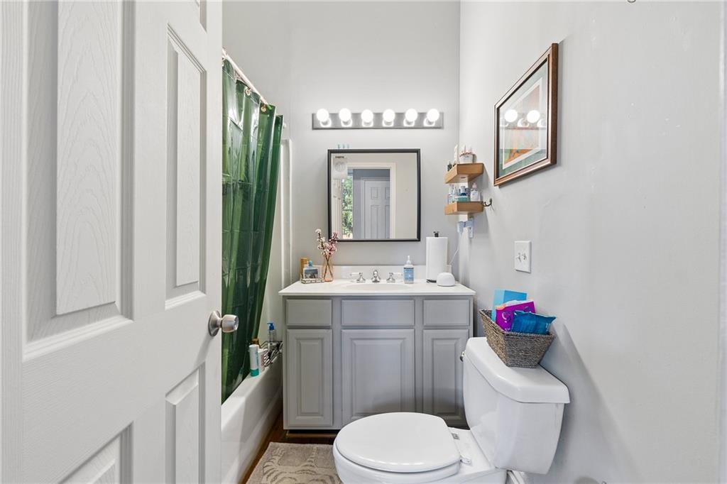 916 Myrtle Street NE Unit 4