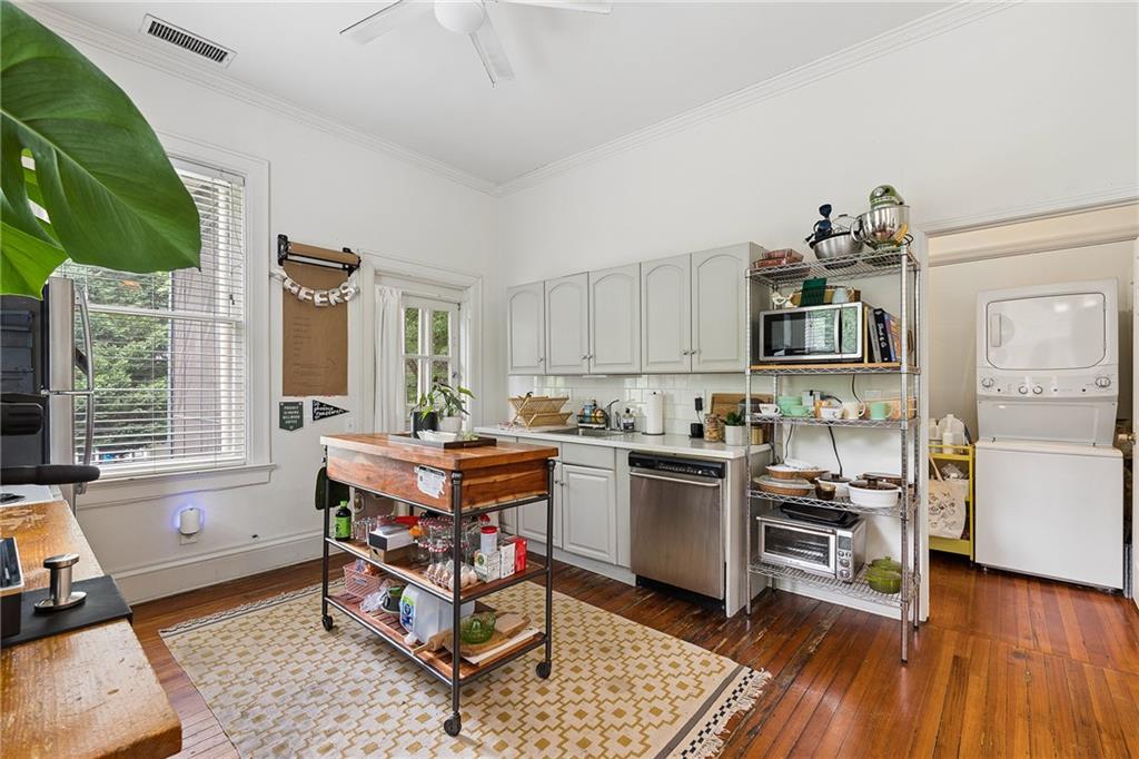 916 Myrtle Street NE Unit 4