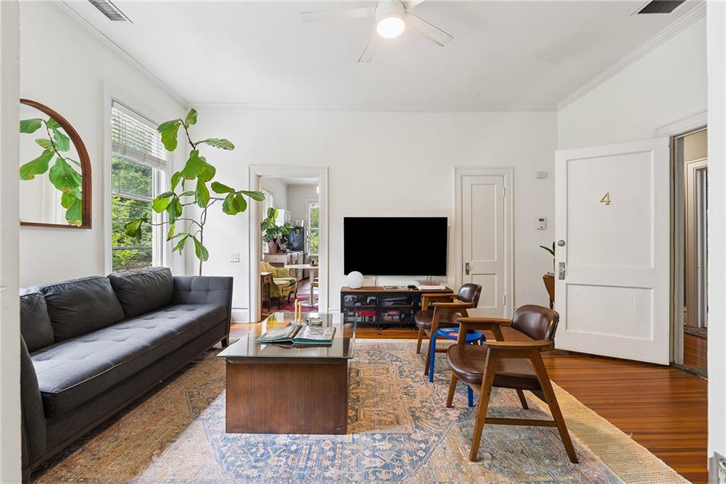 916 Myrtle Street NE Unit 4