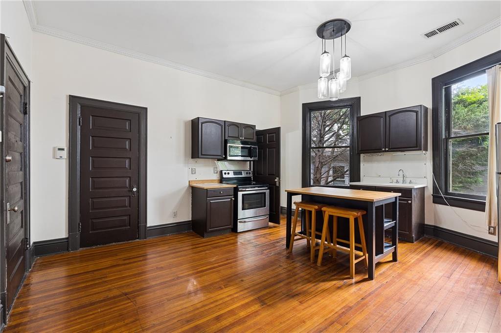 916 Myrtle Street NE Unit 6