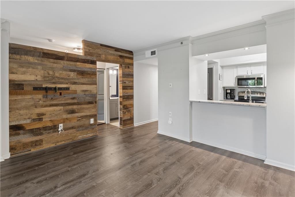 275 13th Street NE Unit 210