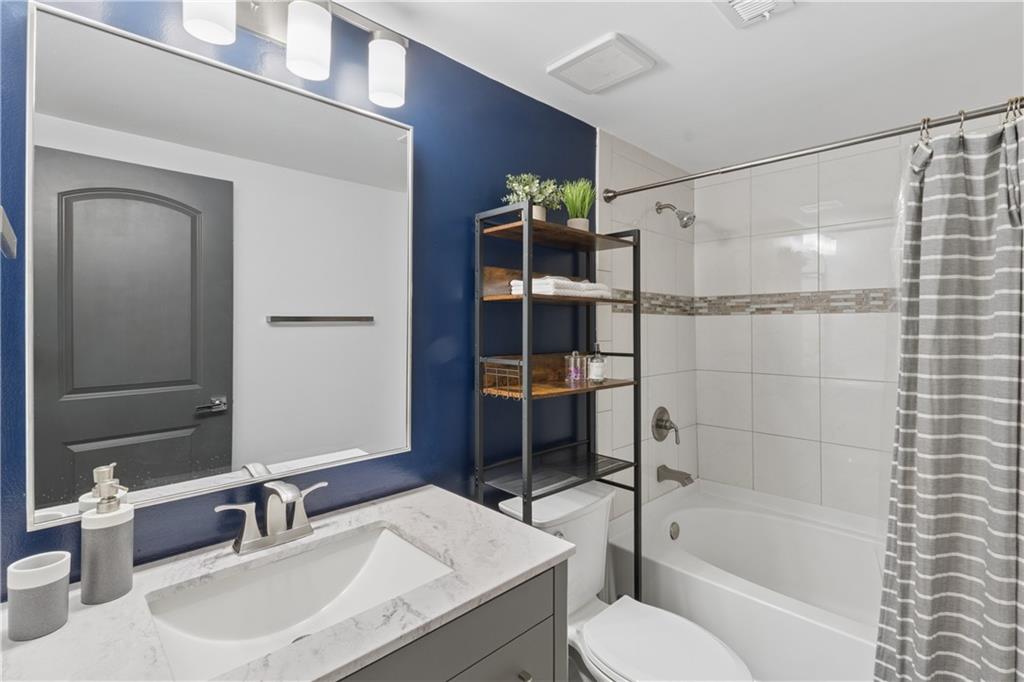 275 13th Street NE Unit 210