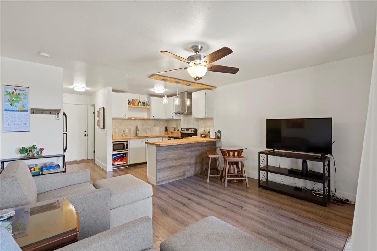 3740 Lower Honoapiilani Rd Unit: E102