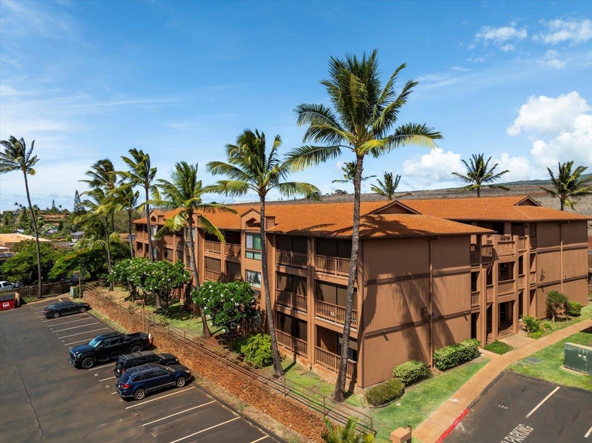 3740 Lower Honoapiilani Rd Unit: E102