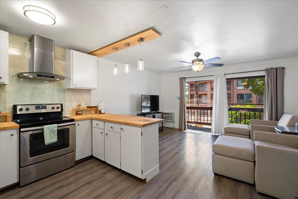 3740 Lower Honoapiilani Rd Unit: E102