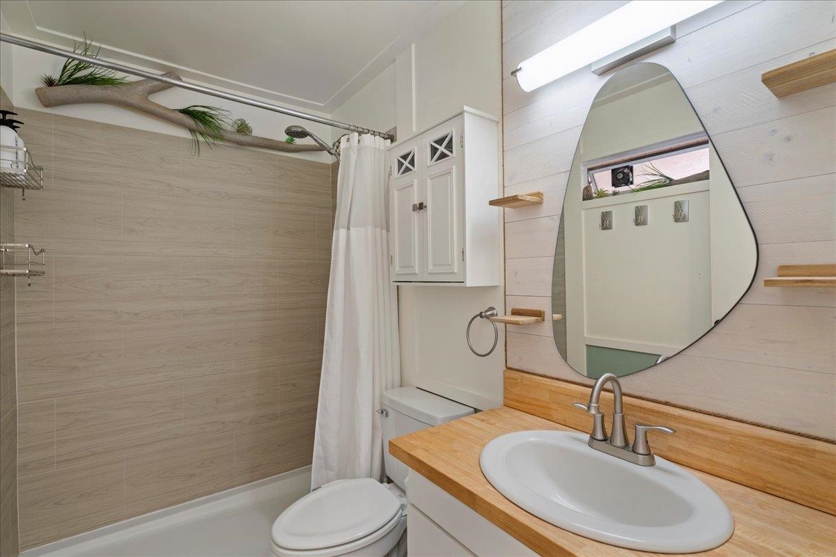 3740 Lower Honoapiilani Rd Unit: E102
