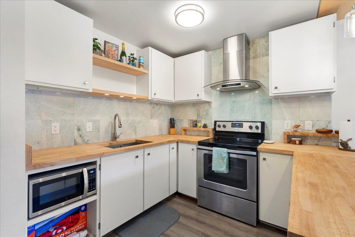 3740 Lower Honoapiilani Rd Unit: E102