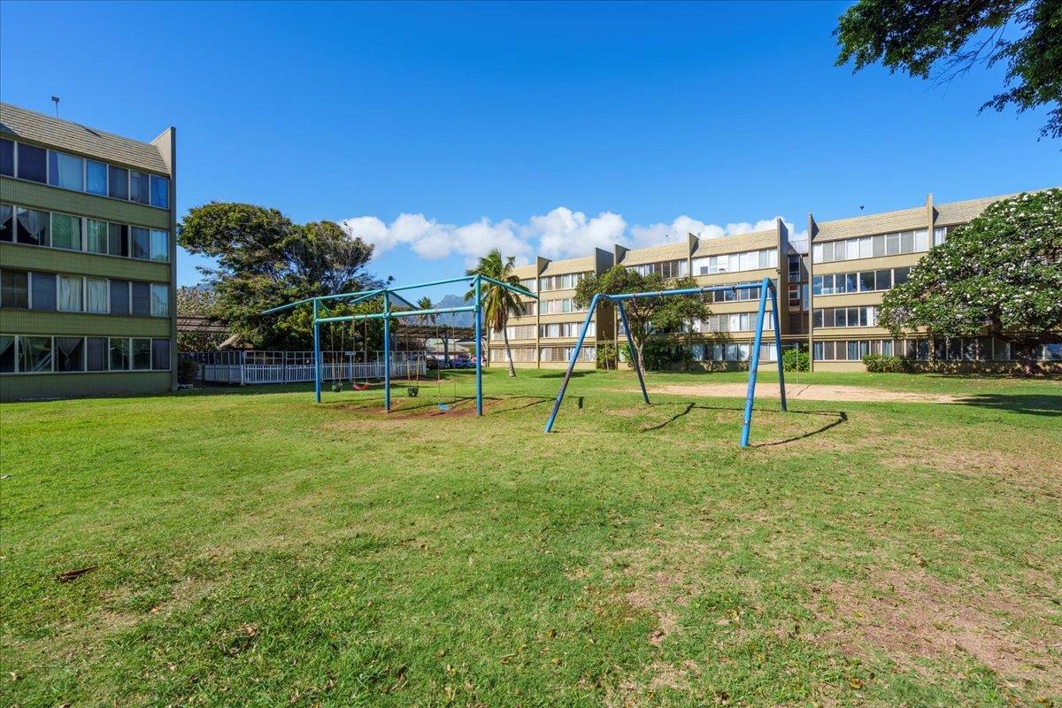 111 KAHULUI BEACH Rd Unit: D 412