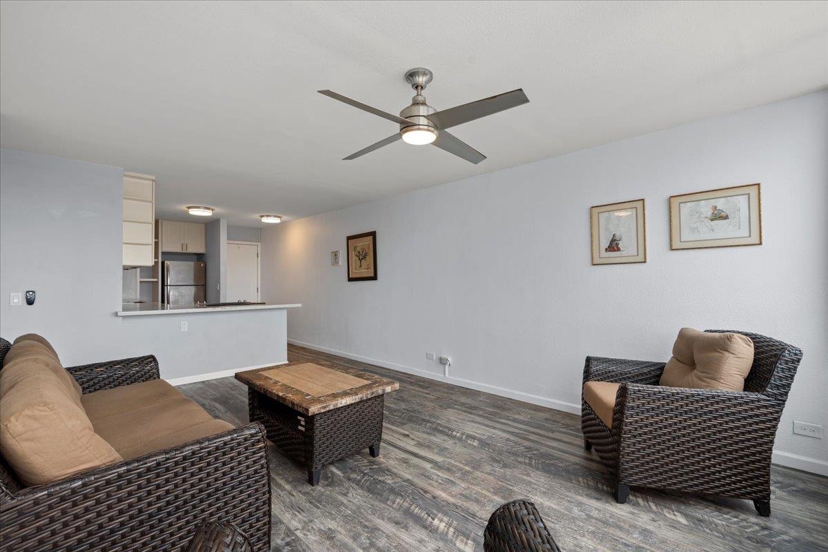 111 KAHULUI BEACH Rd Unit: D 412