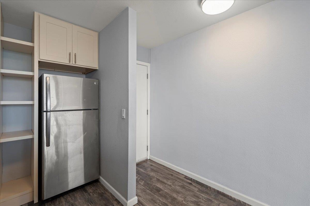 111 KAHULUI BEACH Rd Unit: D 412