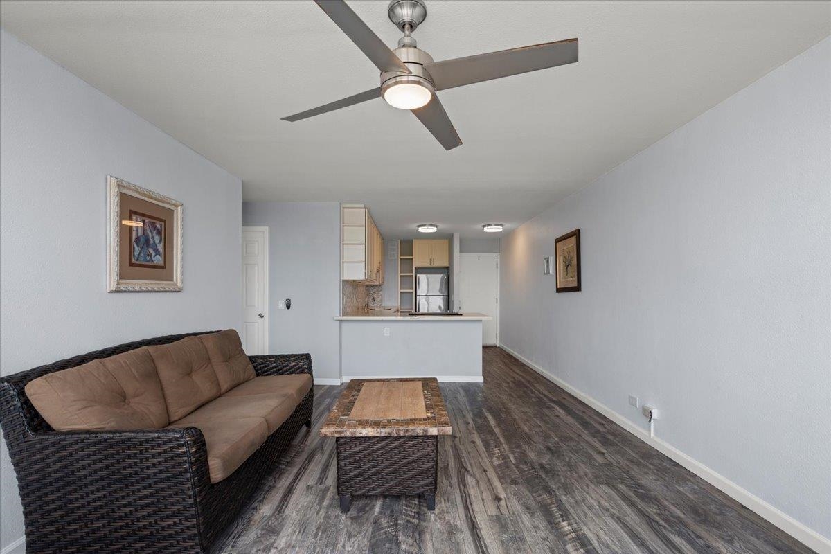 111 KAHULUI BEACH Rd Unit: D 412