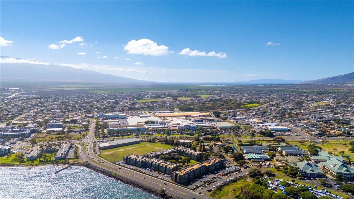 111 KAHULUI BEACH Rd Unit: D 412