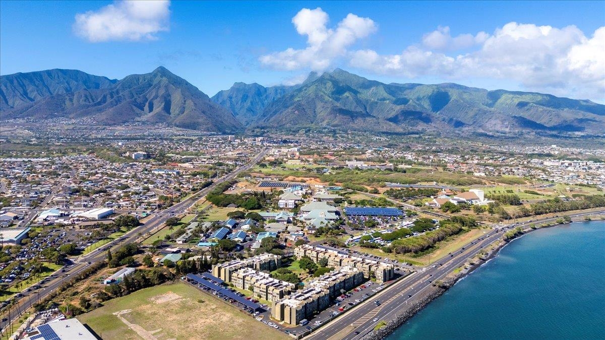 111 KAHULUI BEACH Rd Unit: D 412