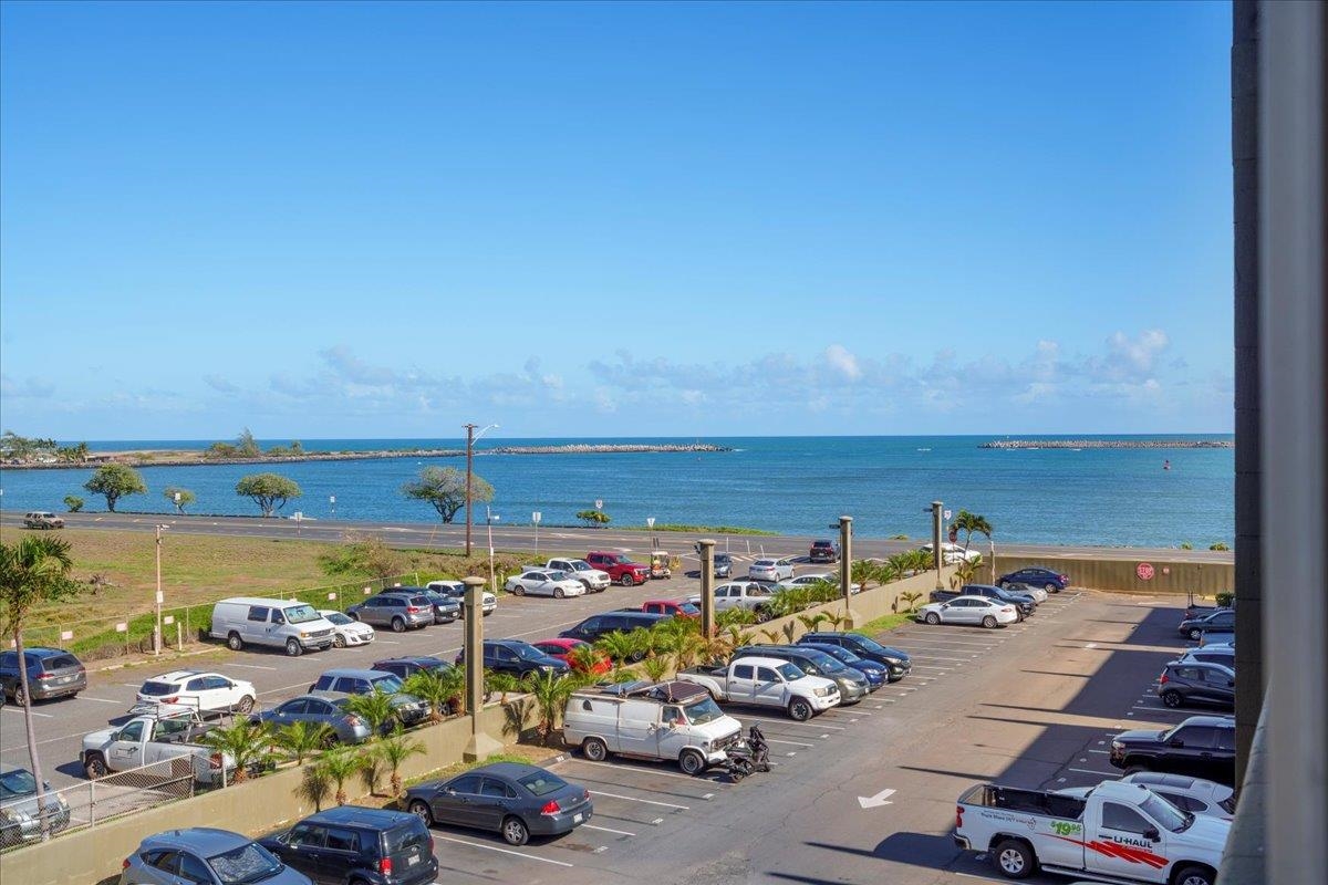 111 KAHULUI BEACH Rd Unit: D 412