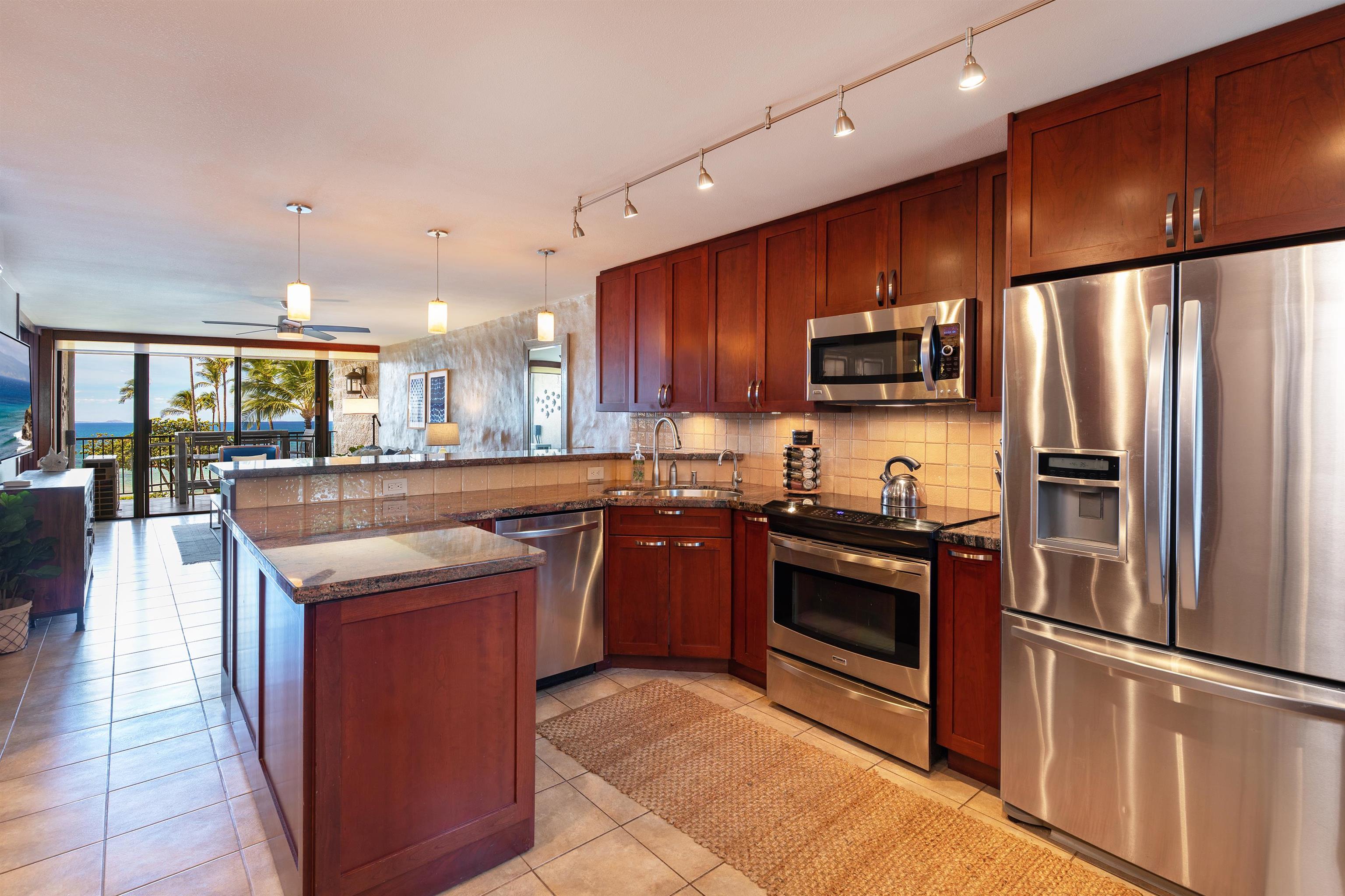 250 Hauoli St Unit: 412