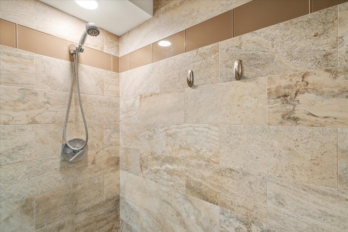 250 Hauoli St Unit: 317