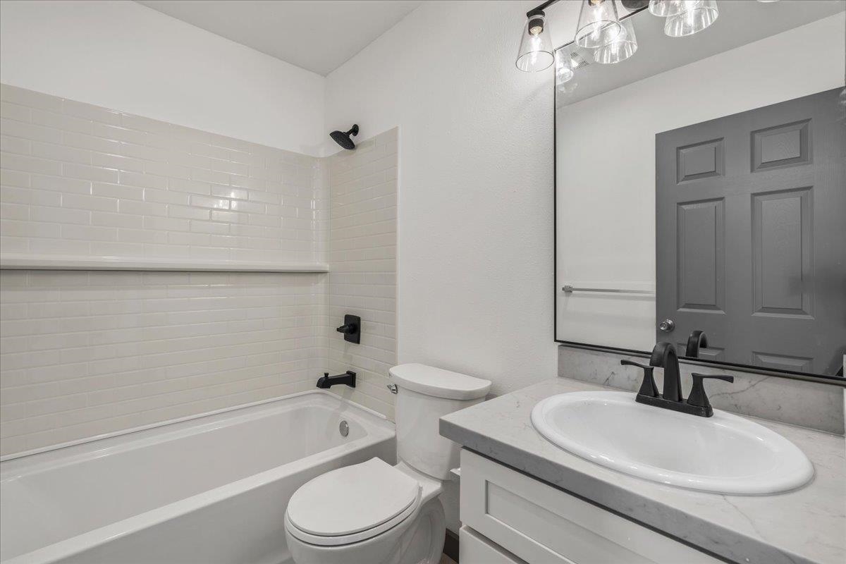 310 Front St Unit: B