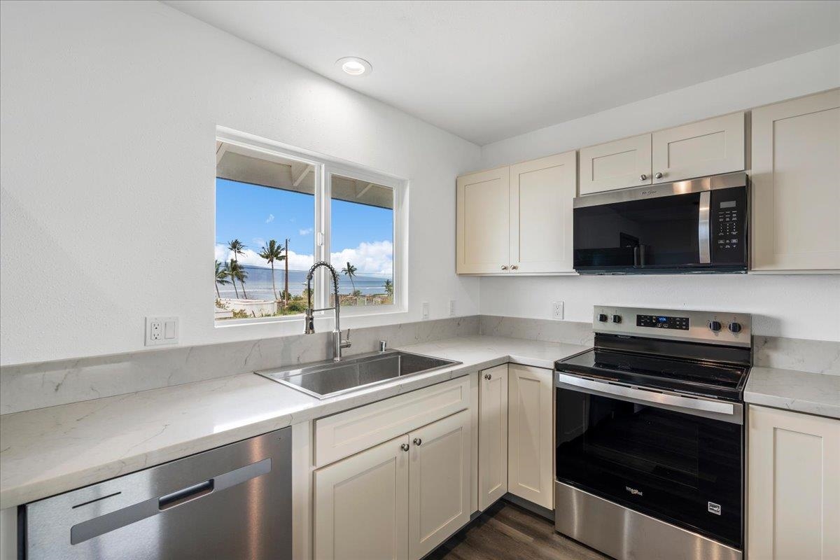 310 Front St Unit: B