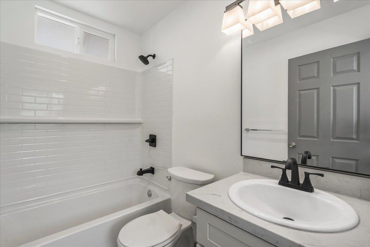 310 Front St Unit: B