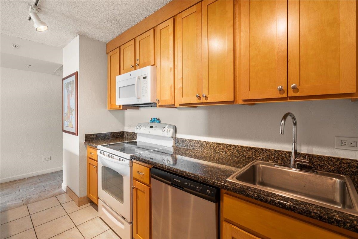 3445 Lower Honoapiilani Rd Unit: 423