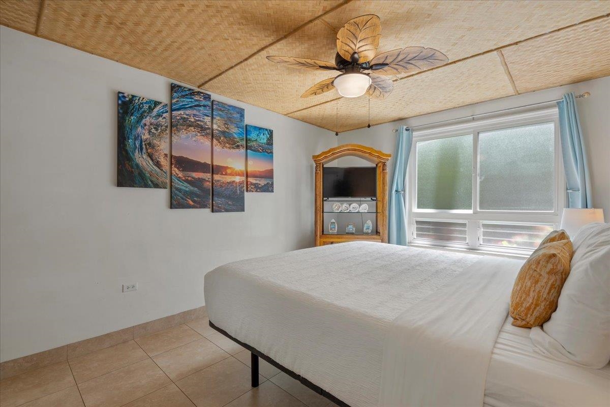 120 HUI RD F Unit: B-4