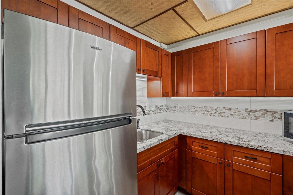 120 HUI RD F Unit: B-4